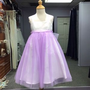 Adele - Style 205 - Size 4 - Lilac/white